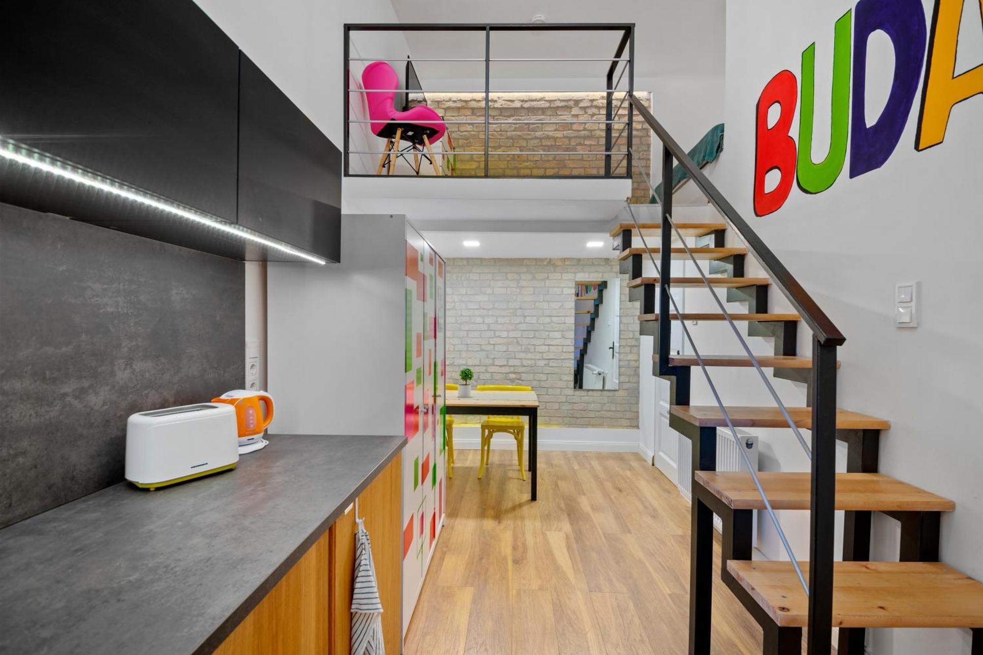 Colourful Apartments In The Party District Budapest Luaran gambar